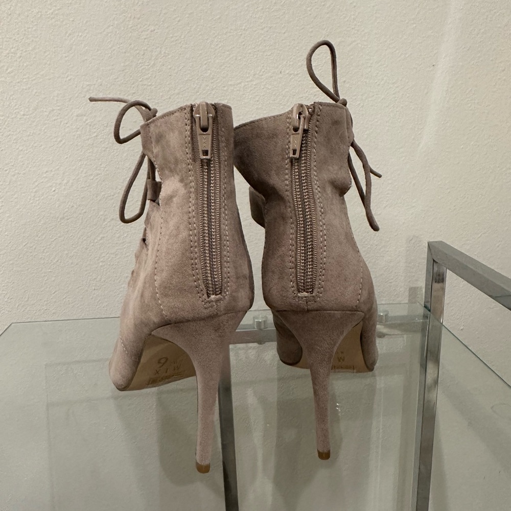 Never Worn - image 3